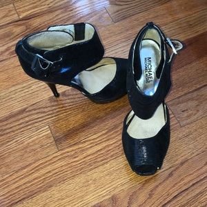 Michael Kor snake skin pattern platform sandals